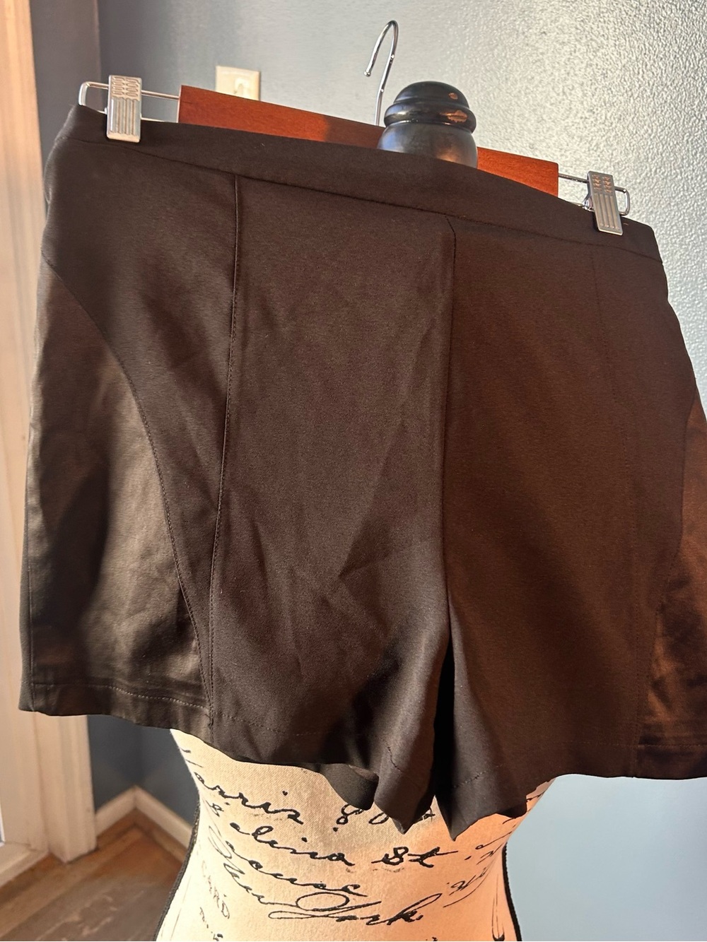 ⭐️ 5 for $25 ⭐️ forever 21 exclusive Classic tuxedo shorts